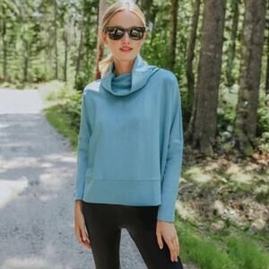 Tuckernuck Light Blue Rib Knit Funnel Neck Pullover Top Size S Dolman Boxy